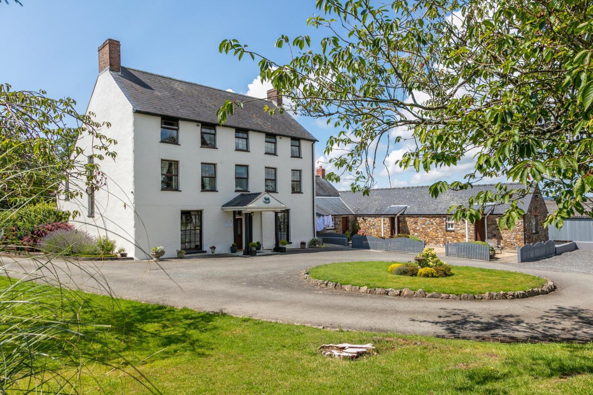 East Hook Farmhouse Guest House Haverfordwest Exterior photo